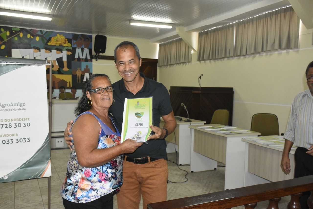 Camacã: Prefeitura entrega CEFIR de graça para Pequenos Produtores